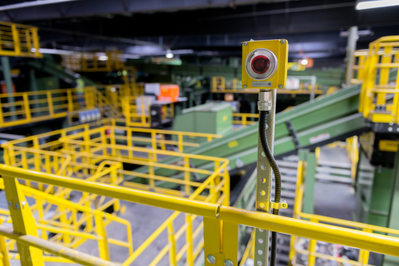 Illustration for article titled A Tour of the Largest Commingled Recycling Plant in the U.S.